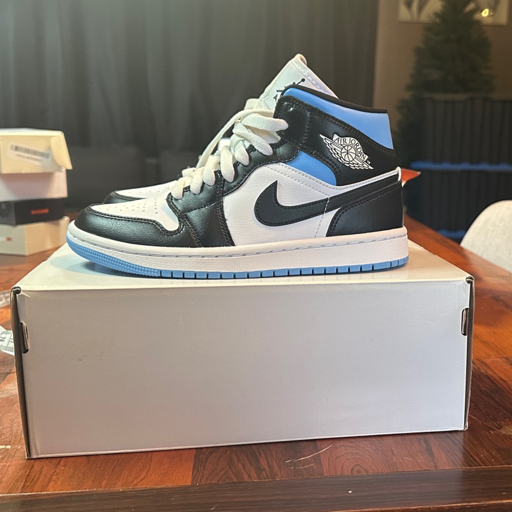 Jordan Women's Air Mid in White and Blue